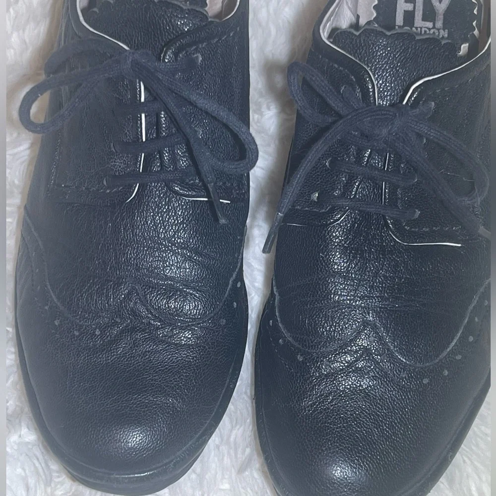 Fly London women’s Black Leather Shoes size 7